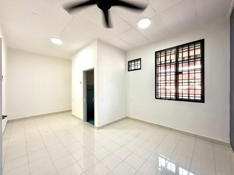 Rumah Teres 2-Tingkat untuk Dijual di Taman Bukit Dahlia (Pasir Gudang) - Daniel Yong - Interior - PropertyGuru.com.my