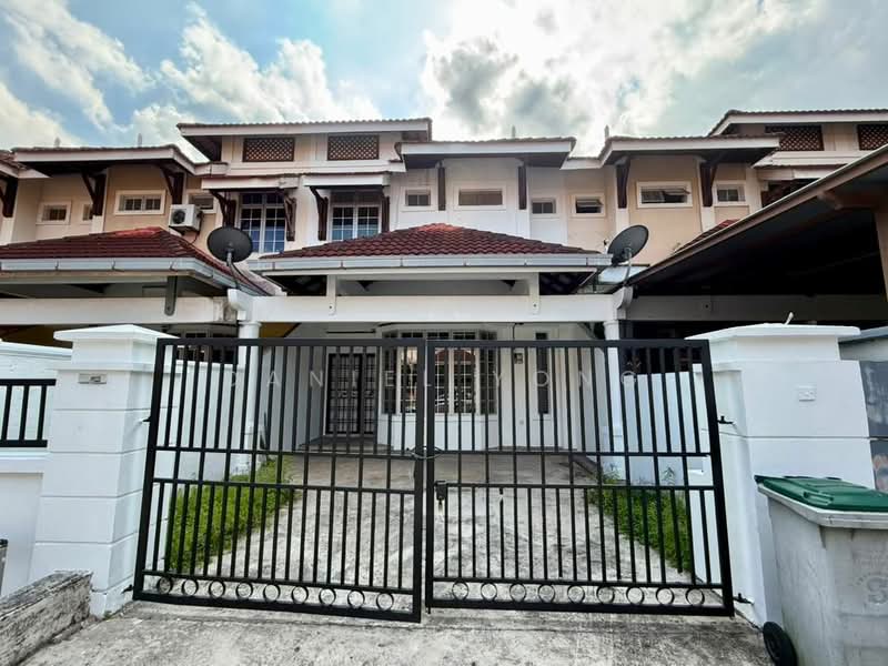 Rumah Teres 2-Tingkat untuk Dijual di Taman Bukit Dahlia (Pasir Gudang) - Daniel Yong - Exterior - PropertyGuru.com.my