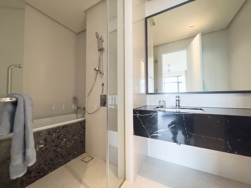 Kediaman Servis untuk Disewa di Oxford Residences @ Pavilion Embassy - Jin Yong Heng - Bathroom - PropertyGuru.com.my