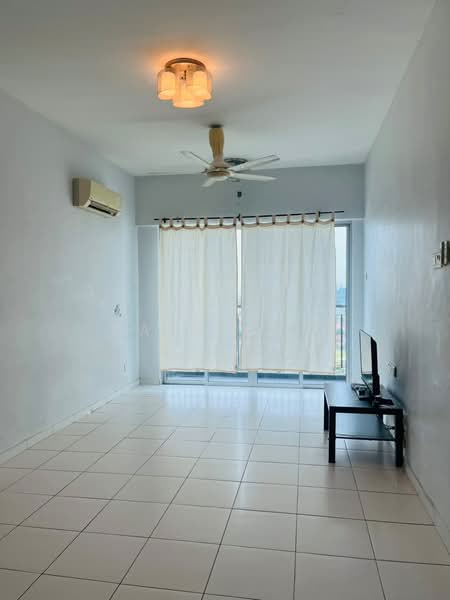 Kondominium untuk Disewa di The Golden Triangle Condominium - Patrick . - Living Room - PropertyGuru.com.my