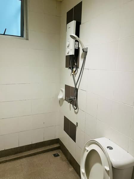 Kondominium untuk Disewa di The Golden Triangle Condominium - Patrick . - Bathroom - PropertyGuru.com.my