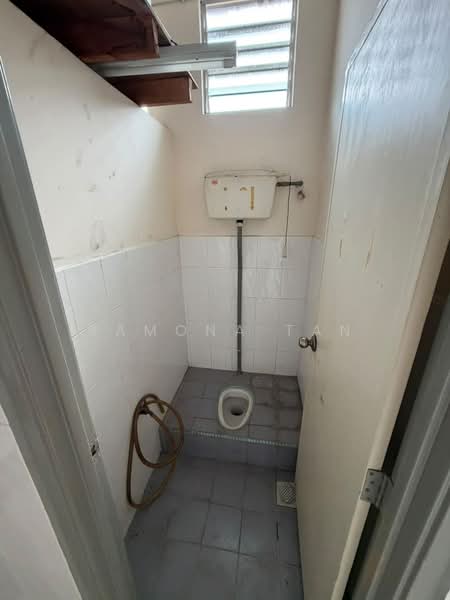 Shop for Sale in Taman Semabok Perdana (Semabok) - Ramona Tan - Bathroom - PropertyGuru.com.my