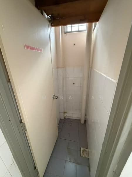Shop for Sale in Taman Semabok Perdana (Semabok) - Ramona Tan - Interior - PropertyGuru.com.my