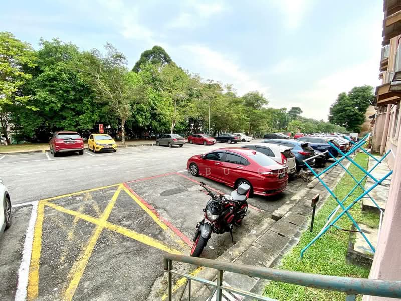 Pangsapuri untuk Dijual di saujana apartment - Faisal Abu Omar - Car Park - PropertyGuru.com.my