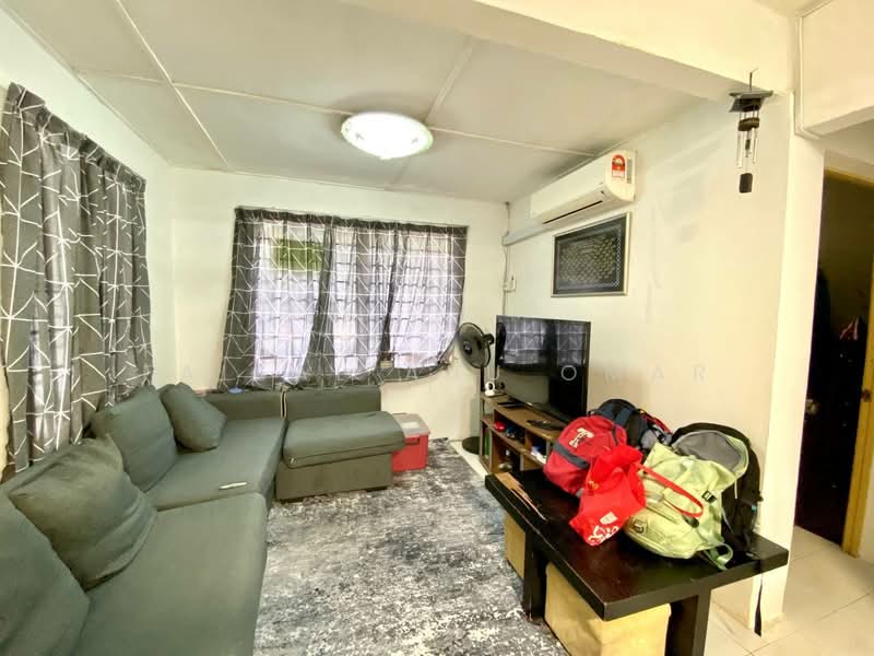 Pangsapuri untuk Dijual di saujana apartment - Faisal Abu Omar - Living Room - PropertyGuru.com.my
