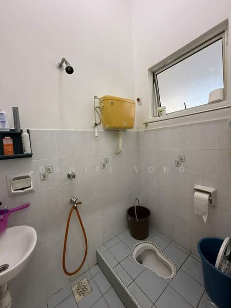 Rumah Teres 2-Tingkat untuk Dijual di Taman Setia Indah (Tebrau) - Daniel Yong - Bathroom - PropertyGuru.com.my