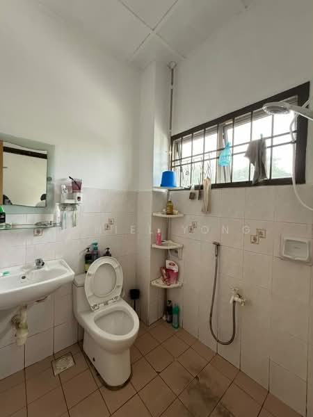 Rumah Teres 2-Tingkat untuk Dijual di Taman Setia Indah (Tebrau) - Daniel Yong - Bathroom - PropertyGuru.com.my