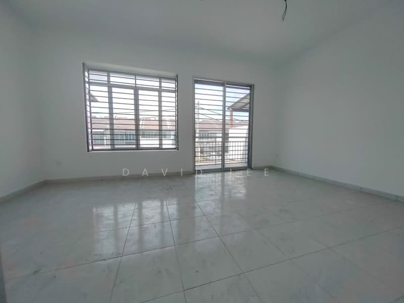 Rumah Teres 2-Tingkat untuk Dijual di Taman Kundang Jaya (Rawang) - David Lee - Living Room - PropertyGuru.com.my