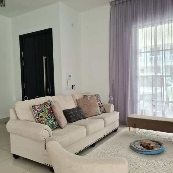 Cluster House for Sale in Eco Majestic (Semenyih) - Soon Sheng Law - Living Room - PropertyGuru.com.my