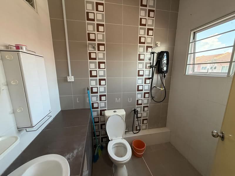 Rumah Teres 2-Tingkat untuk Dijual di Seri Margosa (Ipoh) - Lee Muzi - Bathroom - PropertyGuru.com.my