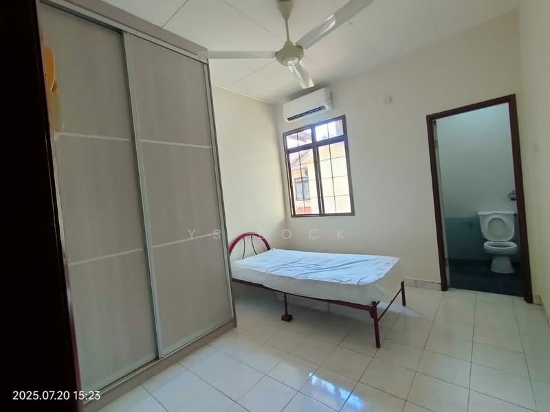 Rumah Teres 2-Tingkat untuk Disewa di Bukit Rimau (Shah Alam) - YS Lock - Bedroom - PropertyGuru.com.my