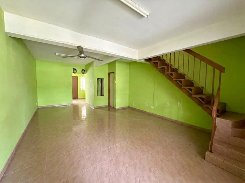 Rumah Teres 2-Tingkat untuk Dijual di Taman Tasik Semenyih (Semenyih) - Tasya Ruslan - PropertyGuru.com.my