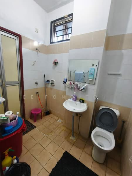 2-storey Terraced House for Sale in Taman Skudai Indah (Skudai) - Ee Fong Toh - Bathroom - PropertyGuru.com.my