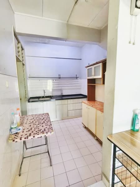 Pangsapuri untuk Disewa di Pangsapuri Seroja - Erin Yusof - Kitchen - PropertyGuru.com.my
