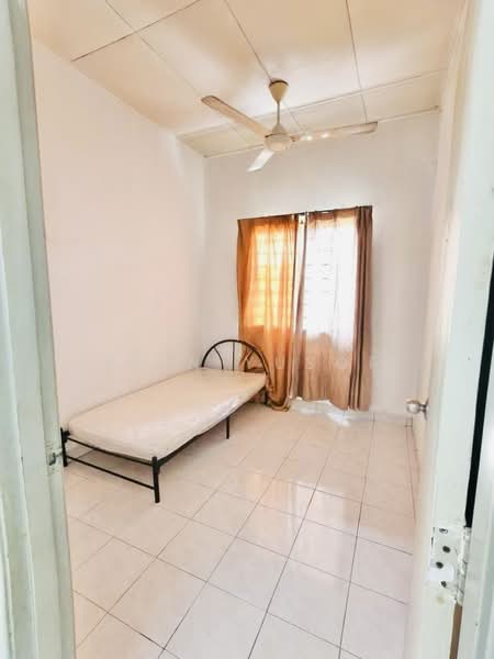 Pangsapuri untuk Disewa di Pangsapuri Seroja - Erin Yusof - Bedroom - PropertyGuru.com.my