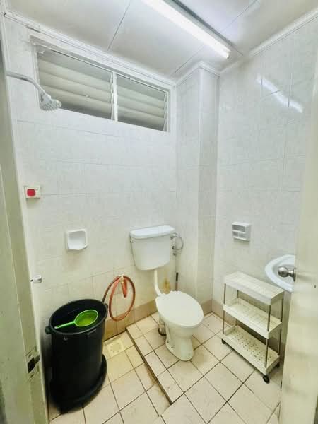 Pangsapuri untuk Disewa di Pangsapuri Seroja - Erin Yusof - Bathroom - PropertyGuru.com.my