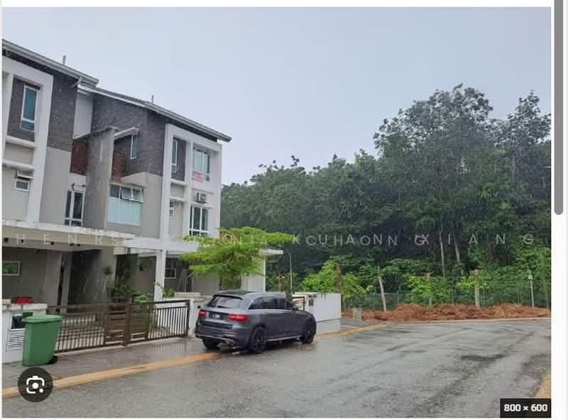 Rumah Teres 3-Tingkat untuk Dijual di Semenyih (Selangor) - Henry Kooi Kuan Xiang - Exterior - PropertyGuru.com.my