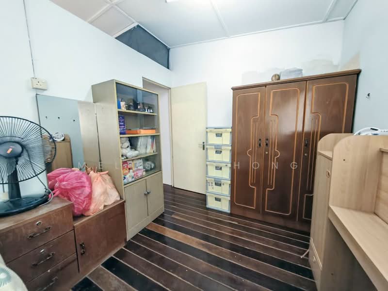 2-storey Terraced House for Sale in Serdang Jaya (Seri Kembangan) - Melissa Chong - Bedroom - PropertyGuru.com.my