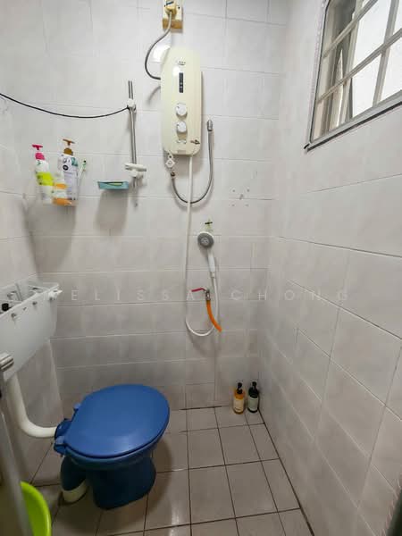 2-storey Terraced House for Sale in Serdang Jaya (Seri Kembangan) - Melissa Chong - Bathroom - PropertyGuru.com.my