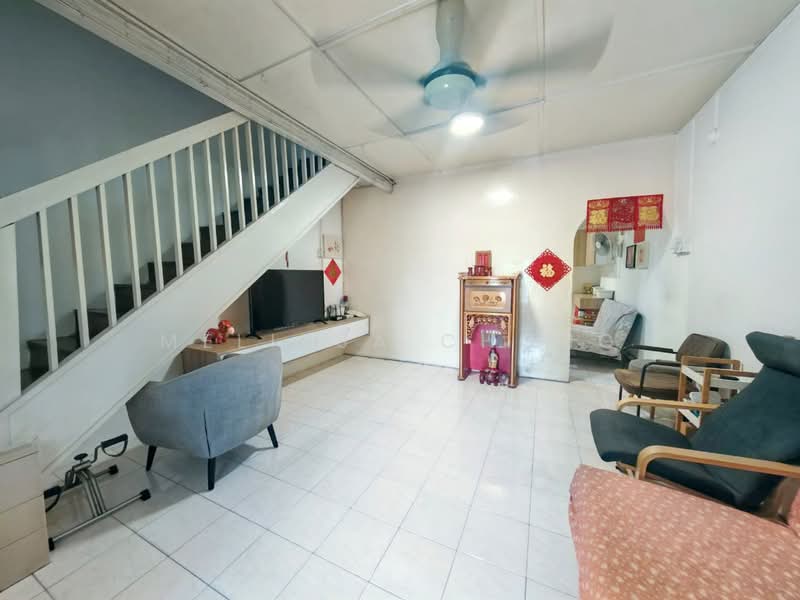 2-storey Terraced House for Sale in Serdang Jaya (Seri Kembangan) - Melissa Chong - Living Room - PropertyGuru.com.my