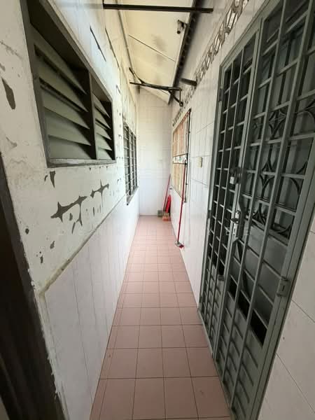1-storey Terraced House for Rent in Taman Seri Wangsa (Batu Berendam) - Derrick Yee - Corridor - PropertyGuru.com.my