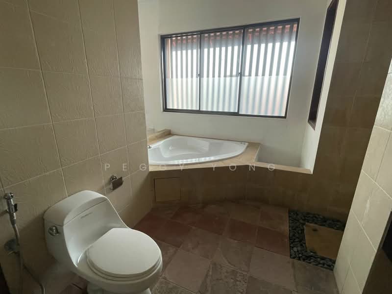 Rumah Teres 2-Tingkat untuk Dijual di Bukit Rahman Putra (Sungai Buloh) - Peggy Yong - Bathroom - PropertyGuru.com.my