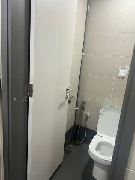Shop / Office for Sale in Jalan Klang Lama (Old Klang Road) (Kuala Lumpur) - Kweenie Chong - Bathroom - PropertyGuru.com.my