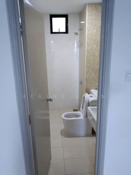Service Residence for Sale at D'Summit Residences - Elaine Chan - Bathroom - PropertyGuru.com.my