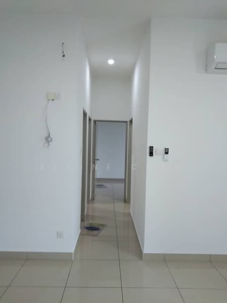 Service Residence for Sale at D'Summit Residences - Elaine Chan - Corridor - PropertyGuru.com.my