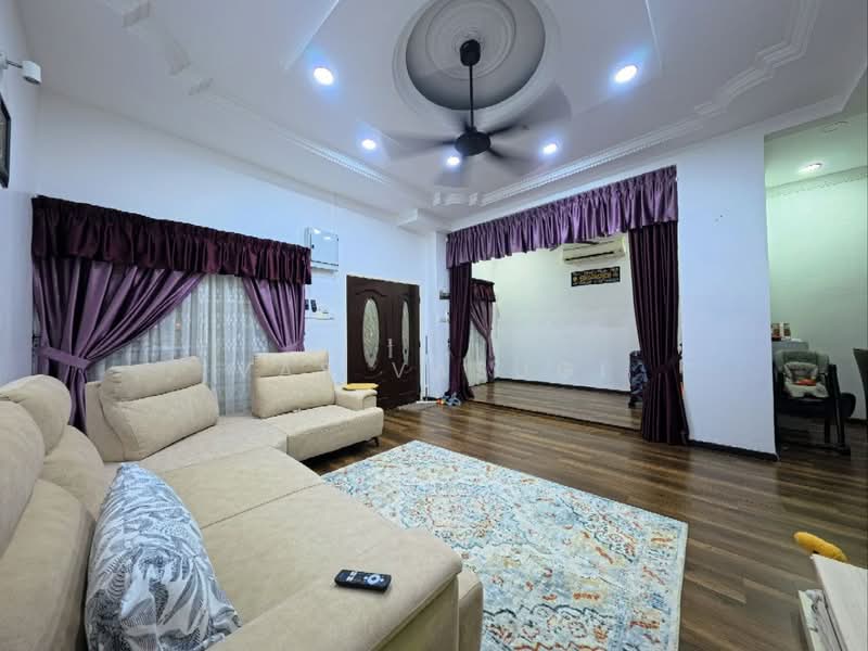 2.5-storey Terraced House for Sale in Ampang (Selangor) - Vas Vasugi - Living Room - PropertyGuru.com.my
