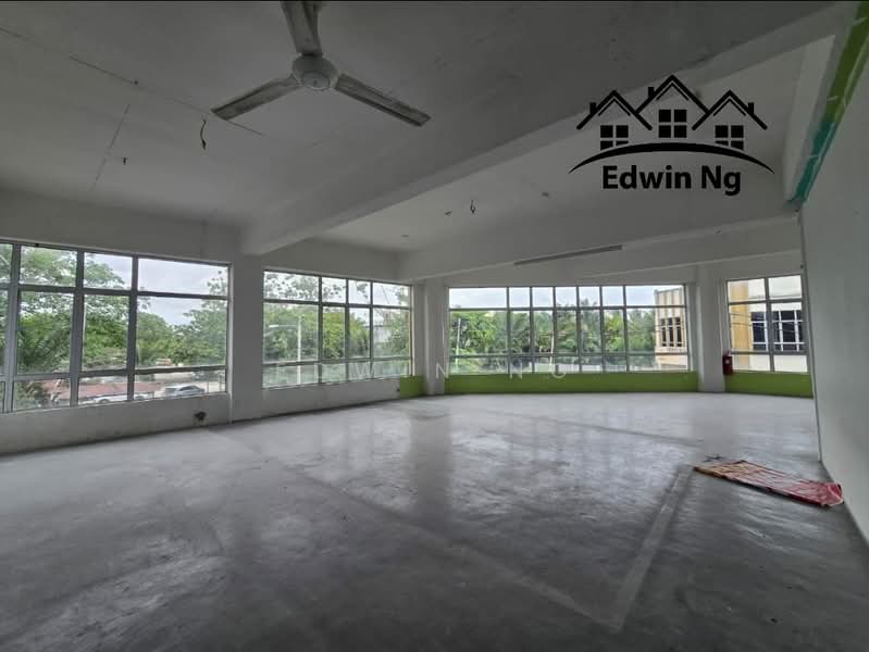Shop for Sale in Bandar Parit Buntar (Parit Buntar) - Edwin Ng - Interior - PropertyGuru.com.my