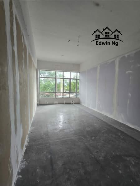 Shop for Sale in Bandar Parit Buntar (Parit Buntar) - Edwin Ng - Interior - PropertyGuru.com.my