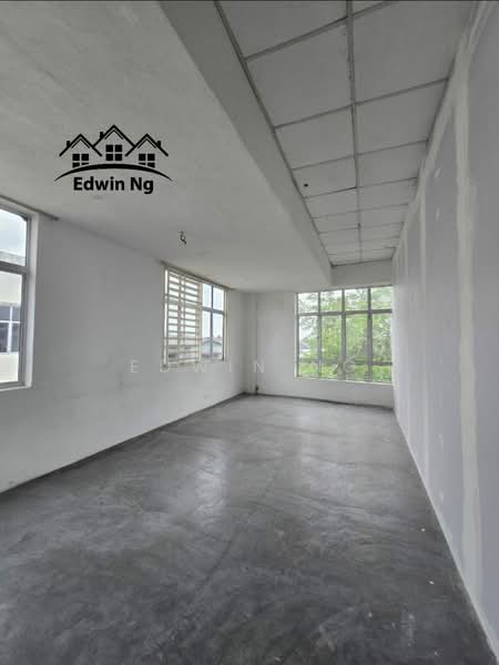 Shop for Sale in Bandar Parit Buntar (Parit Buntar) - Edwin Ng - Interior - PropertyGuru.com.my