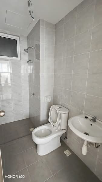 Kondominium untuk Dijual di i-Santorini - KH Lim - Bathroom - PropertyGuru.com.my