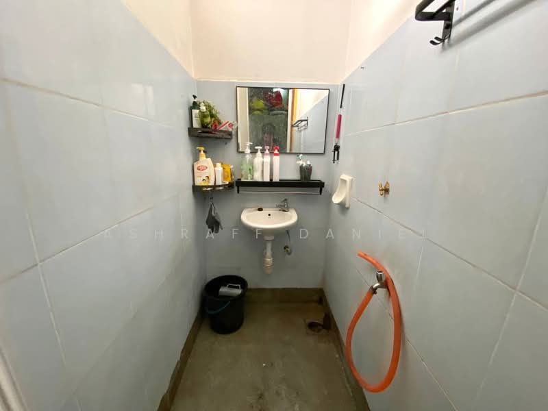1.5-storey Terraced House for Sale in Seksyen 7 (Kota Damansara) - Ashraff Daniel - Bathroom - PropertyGuru.com.my