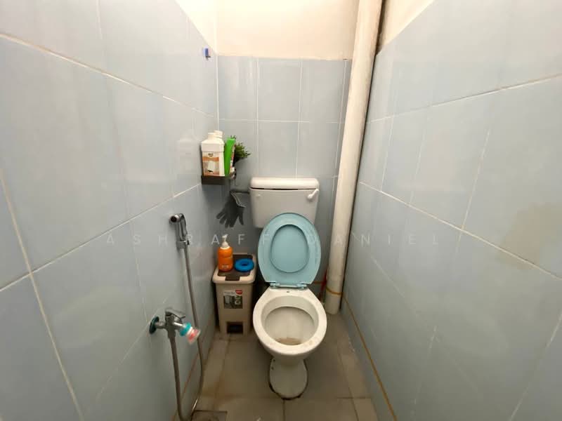 1.5-storey Terraced House for Sale in Seksyen 7 (Kota Damansara) - Ashraff Daniel - Bathroom - PropertyGuru.com.my