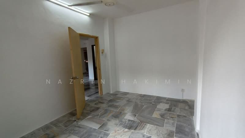 Apartment for Sale at Astana Alam Apartment 2 - Nazrin Hakimin - Interior - PropertyGuru.com.my