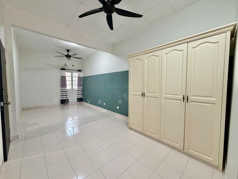Rumah Berkembar untuk Dijual di Taman Desaria (Nilai) - Tasya Ruslan - PropertyGuru.com.my