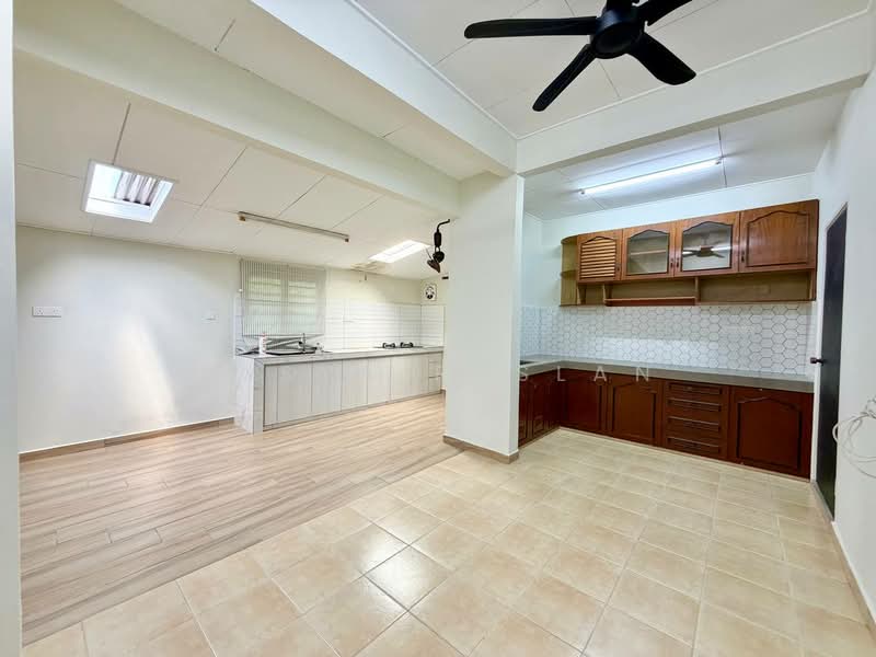 Rumah Berkembar untuk Dijual di Taman Desaria (Nilai) - Tasya Ruslan - PropertyGuru.com.my