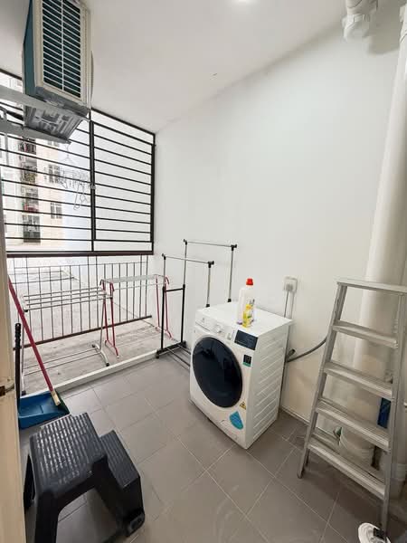 Pangsapuri untuk Disewa di Residensi Bintawa Riverfront (PR1MA @ Bintawa Riverfront) - Thomas Tong - Balcony - PropertyGuru.com.my