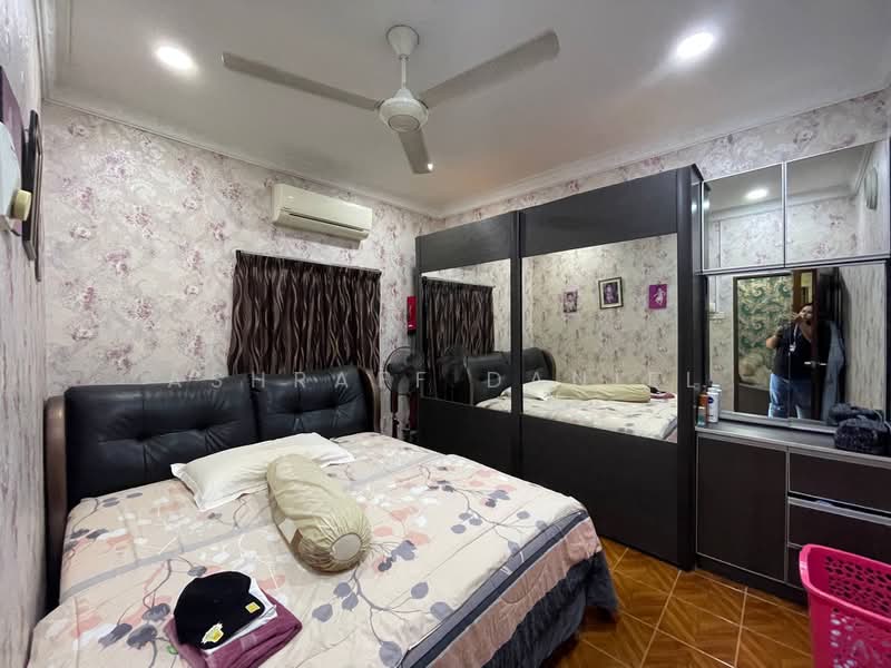 Rumah Teres 1-Tingkat untuk Dijual di Seksyen 2 (Shah Alam) - Ashraff Daniel - Bedroom - PropertyGuru.com.my