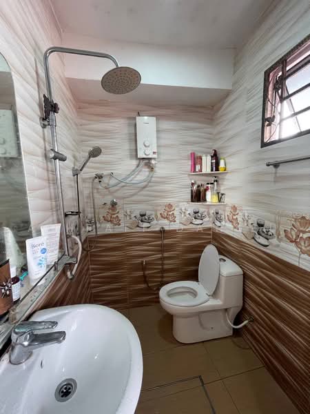 Rumah Teres 1-Tingkat untuk Dijual di Seksyen 2 (Shah Alam) - Ashraff Daniel - Bathroom - PropertyGuru.com.my