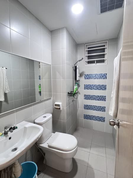 Condominium for Rent at i-Santorini - KH Lim - Bathroom - PropertyGuru.com.my