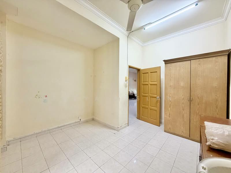 2-storey Terraced House for Sale in Desa Melati (Nilai) - Tasya Ruslan - PropertyGuru.com.my