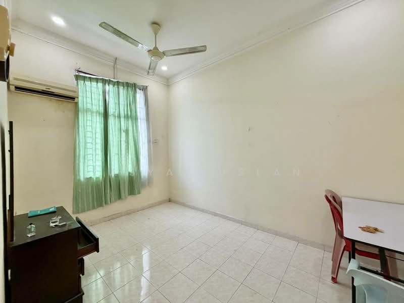 2-storey Terraced House for Sale in Desa Melati (Nilai) - Tasya Ruslan - PropertyGuru.com.my