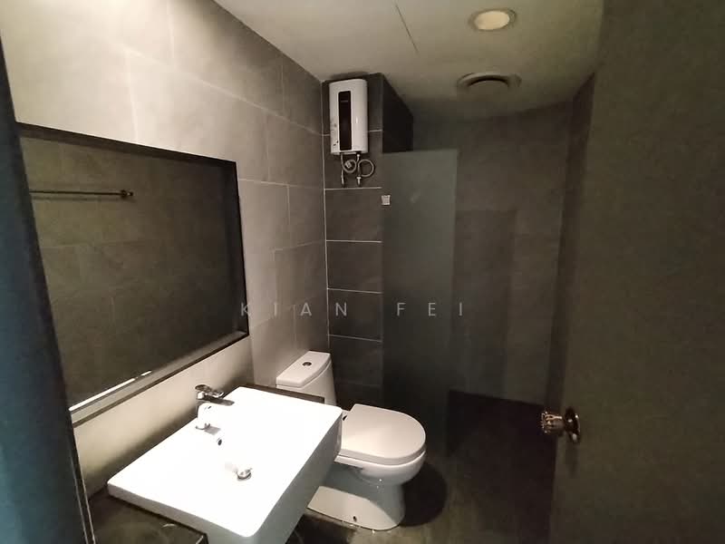 Kediaman Servis untuk Disewa di Emporis - Kian Fei - Bathroom - PropertyGuru.com.my