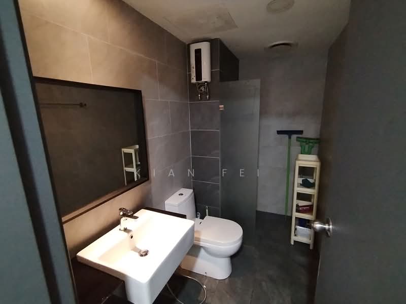 Kediaman Servis untuk Disewa di Emporis - Kian Fei - Bathroom - PropertyGuru.com.my