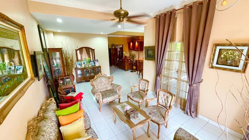 2-storey Terraced House for Sale in Seksyen 1 Bandar Baru Bangi (Bandar Baru Bangi) - Ashraff Daniel - Living Room - PropertyGuru.com.my