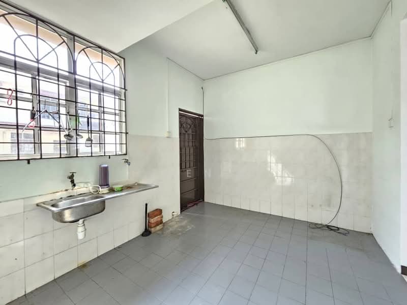 Terraced House for Sale in Bukit Beruang (Bukit Baru) - Helen BF - Kitchen - PropertyGuru.com.my