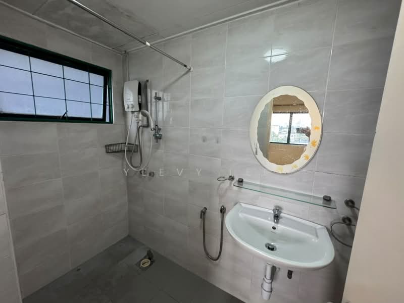 Condominium for Sale at Kelana Parkview Condominium - Yeevy Lee - Bathroom - PropertyGuru.com.my